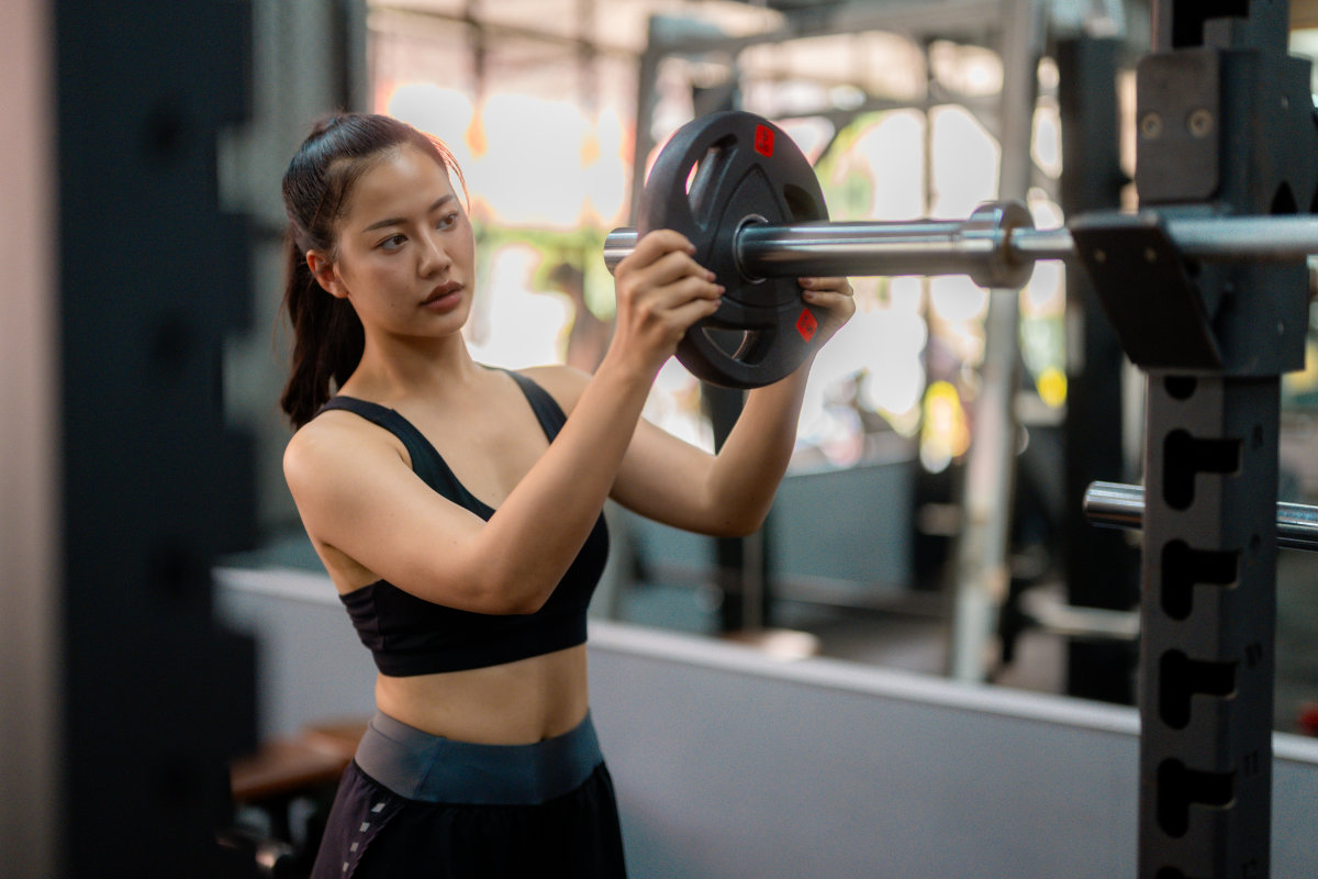 Can I lose weight by lifting weights only?