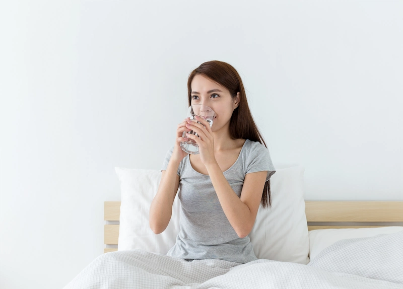 How long after drinking water to pee