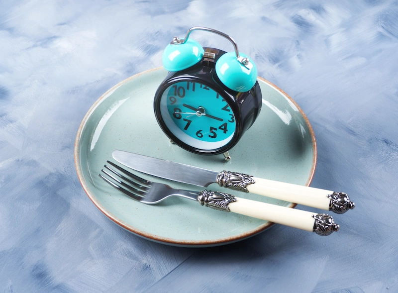 What is the negative side of intermittent fasting