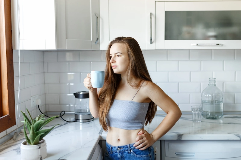 Does drinking hot water reduce weight